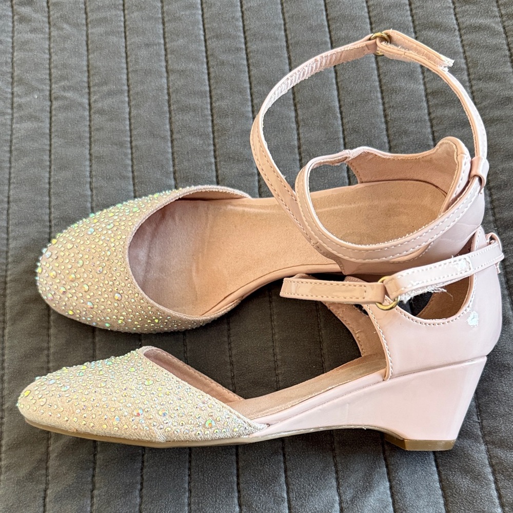 Girls wedge heeled dress shoes